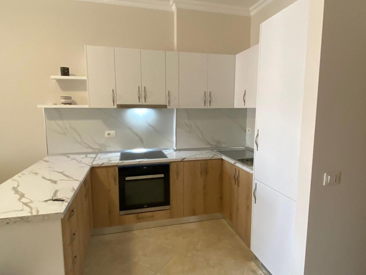 Ami Apartament Vlorë Buitenkant foto