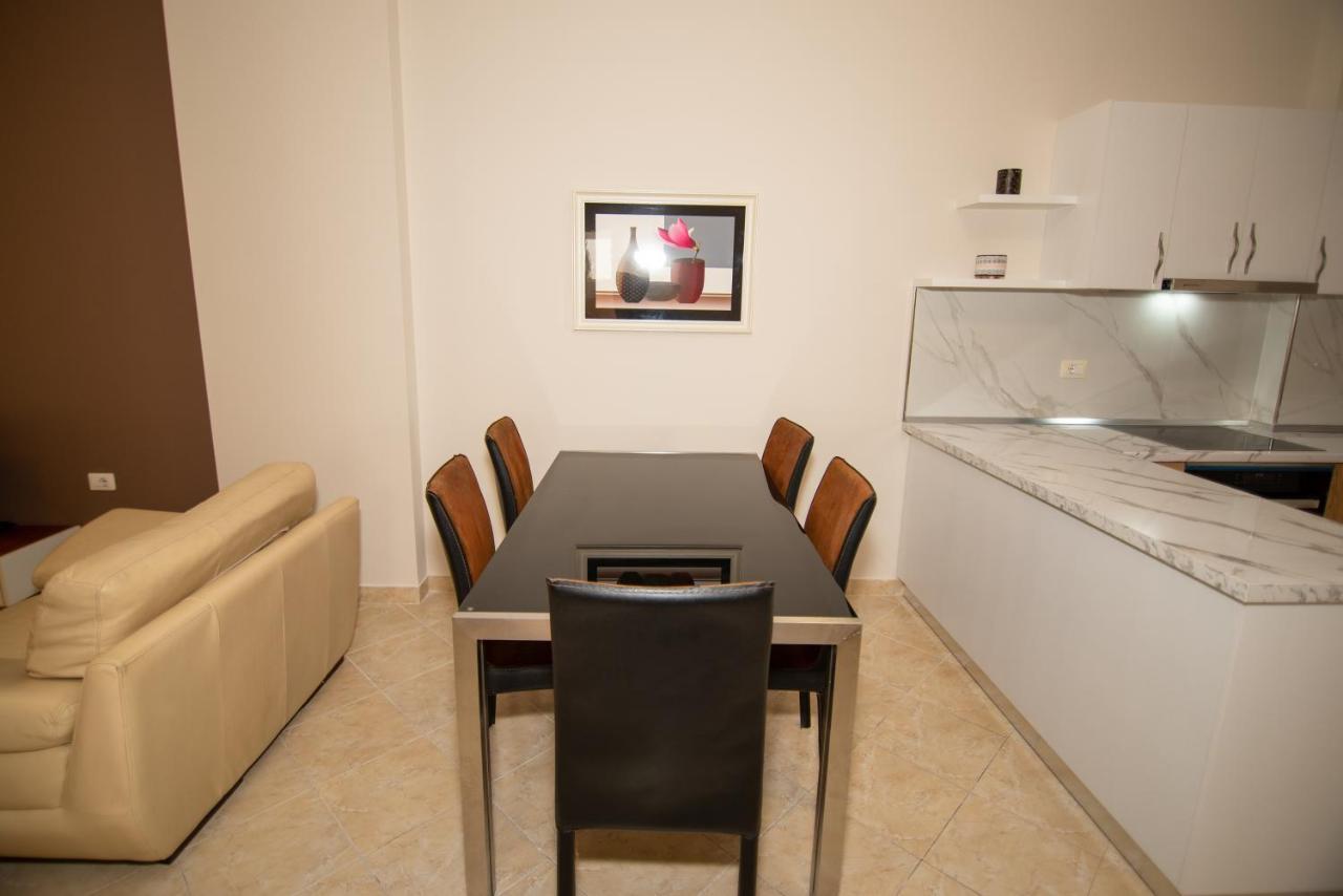 Ami Apartament Vlorë Buitenkant foto