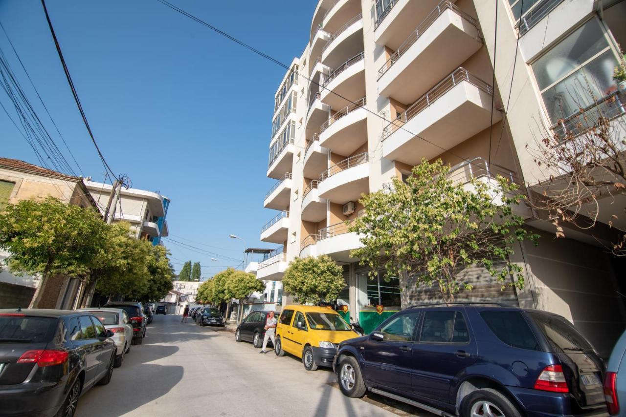 Ami Apartament Vlorë Buitenkant foto