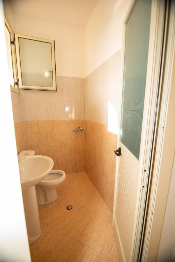 Ami Apartament Vlorë Buitenkant foto