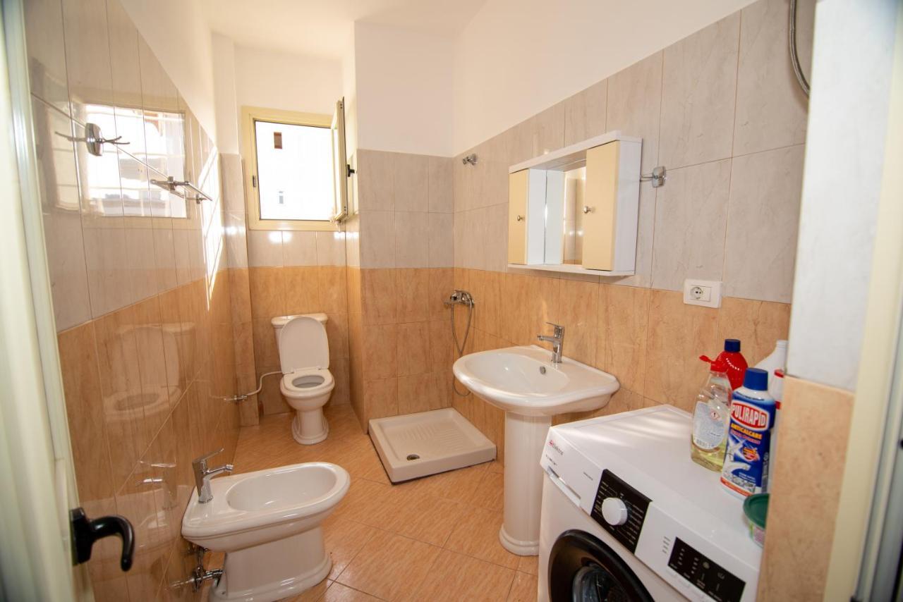Ami Apartament Vlorë Buitenkant foto