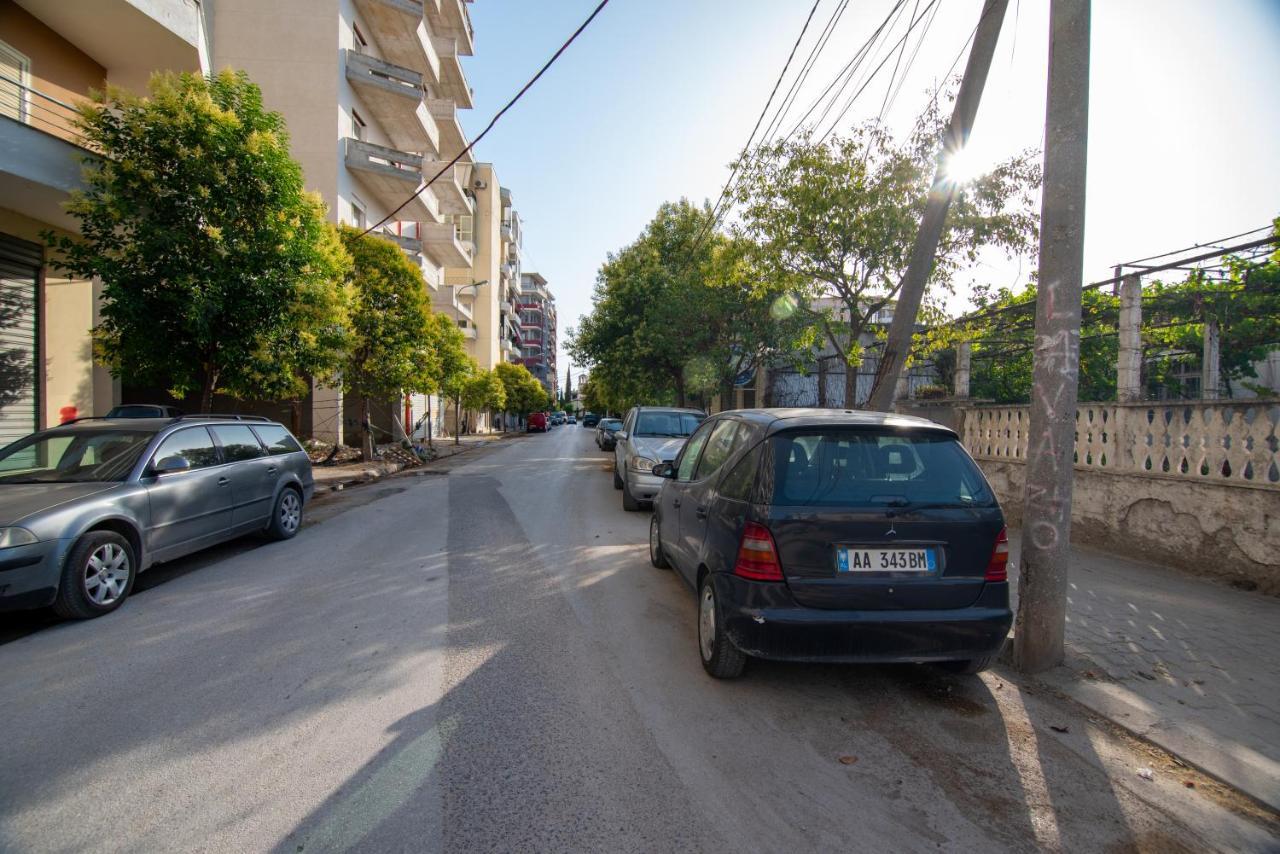 Ami Apartament Vlorë Buitenkant foto